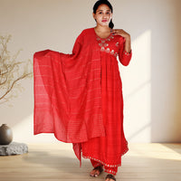 Red Ethnic Motifs Embroidered High Slit Threadwork Kurta with Trousers and Dupatta