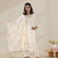 Off-White Kurta Set with Multi Color Embroidery Thread Work