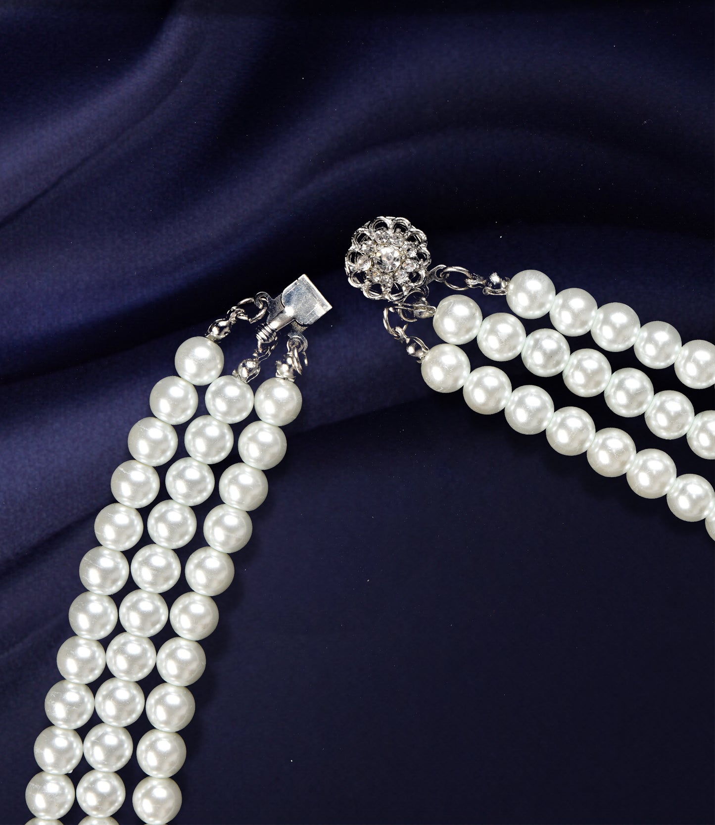 Shiny Multi-Layer White Pearl Magnetic Necklace